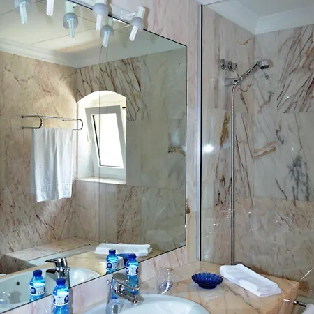 Hotel Ceret 3*