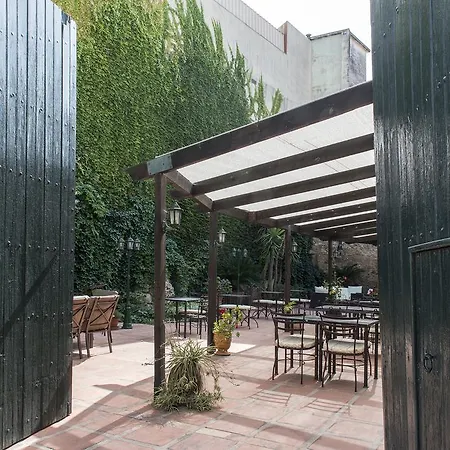 Hotell Ceret